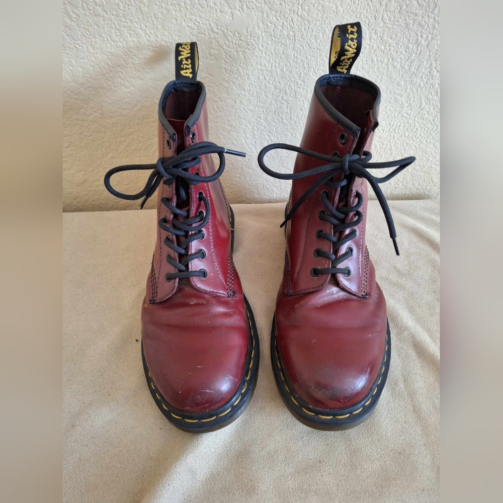 Doc Martens maroon